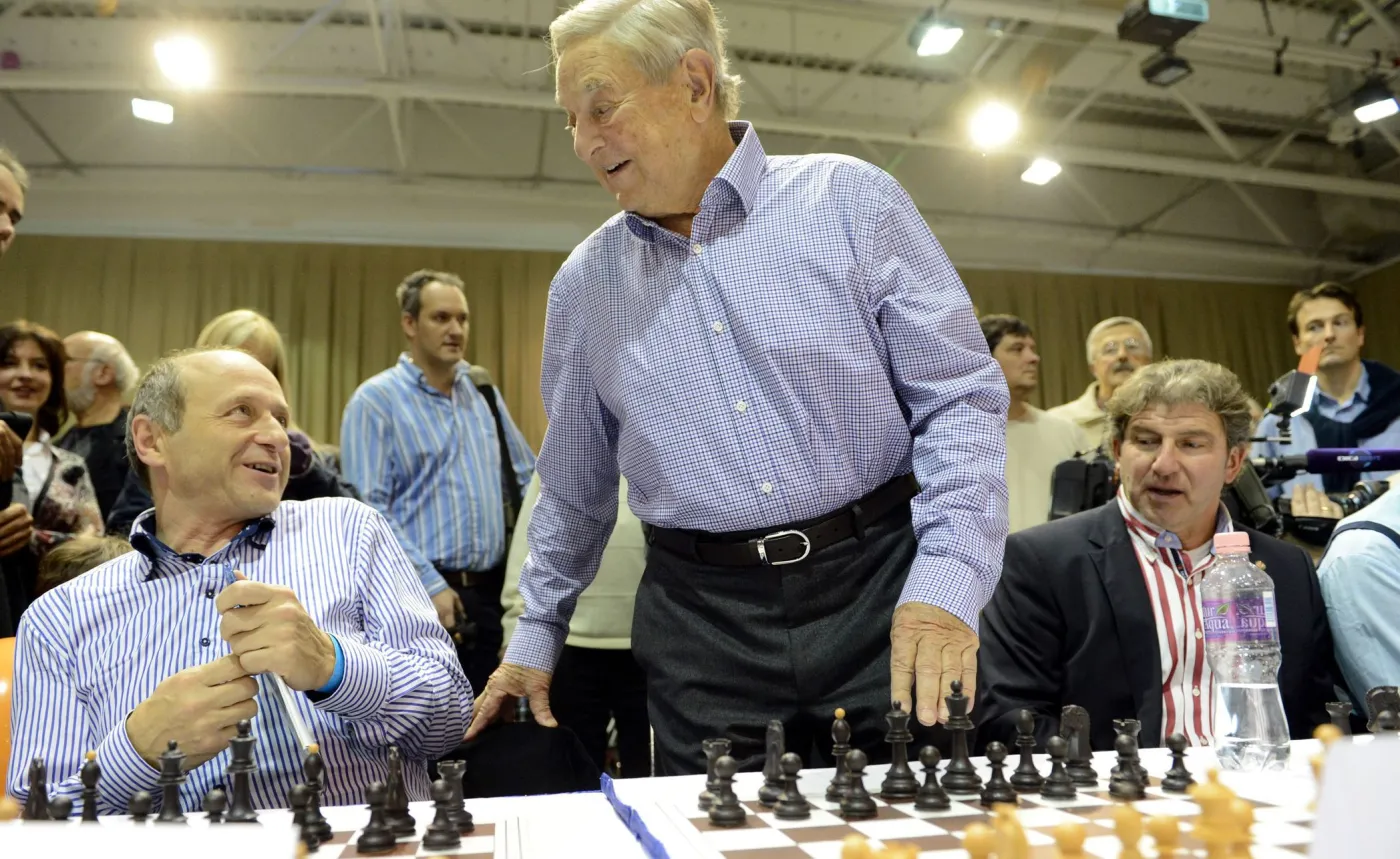 9242637-george-soros-i-dyrygent-ivan-fischer.jpg