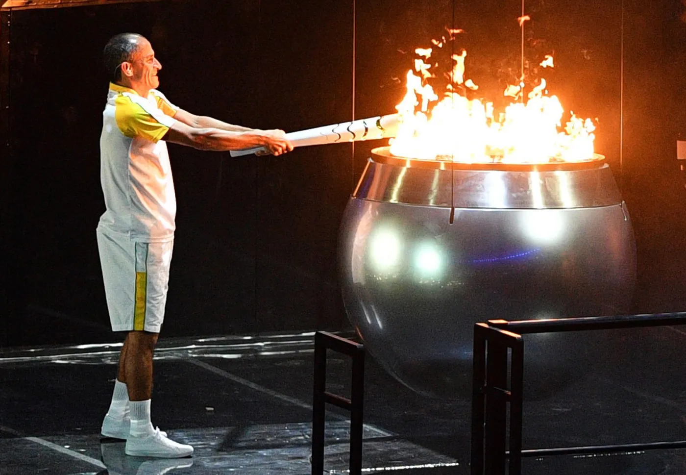 Igrzyska w Rio de Janeiro rozpoczęte. Znicz zapalił były maratończyk Vanderlei de Lima
