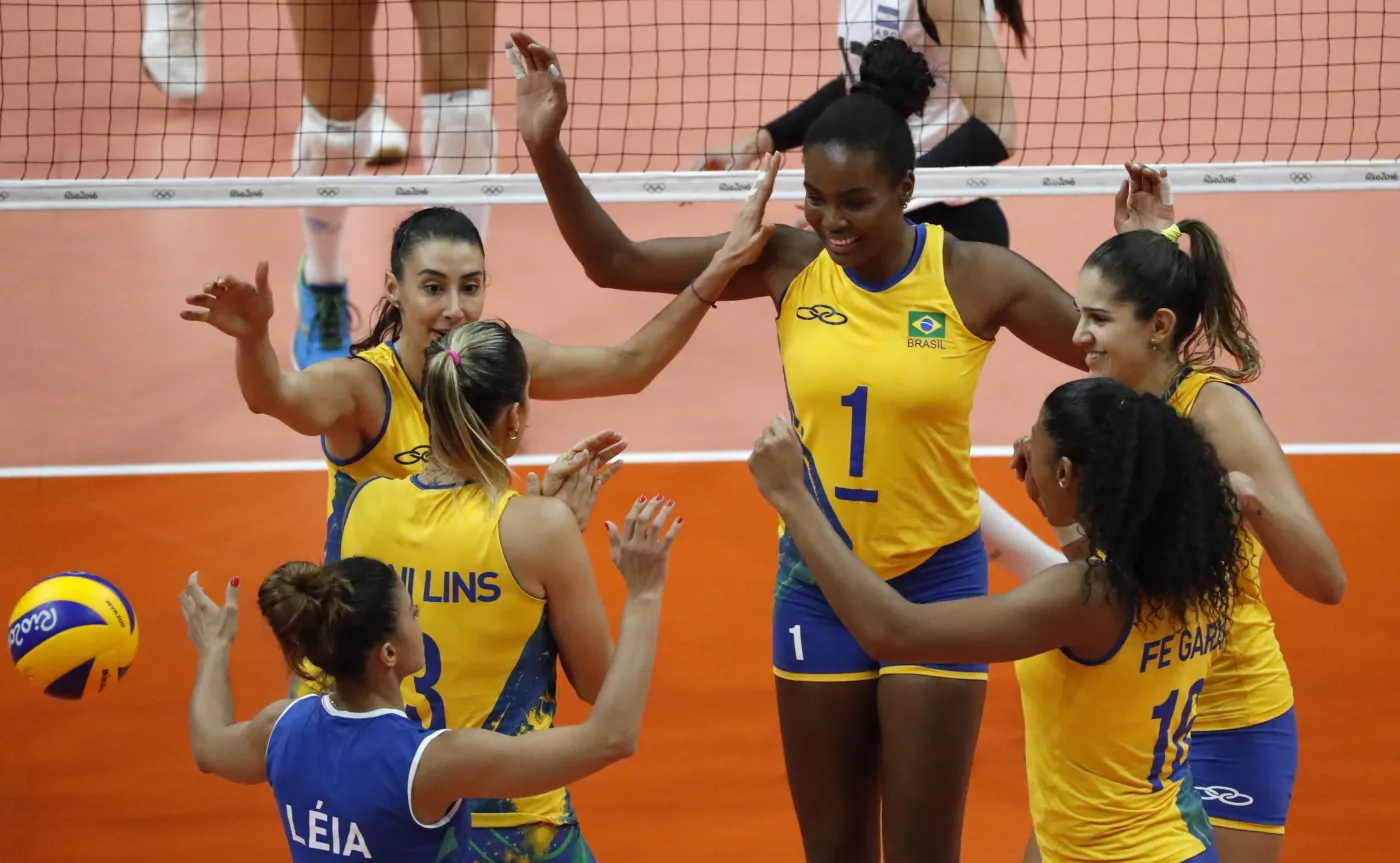 9347513-brazylijskie-siatkarki-to-dziewczyny.jpg