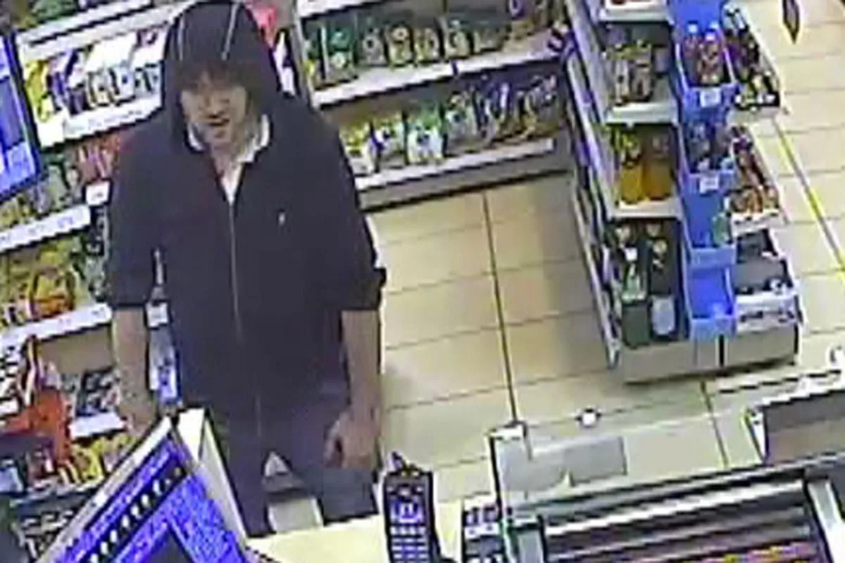 Napadł z maczetą na stację benzynową w Krakowie, teraz szuka go policja