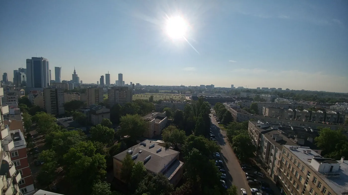 9095259-zdjecie-zrobione-aparatem-w-smartfonie.jpg