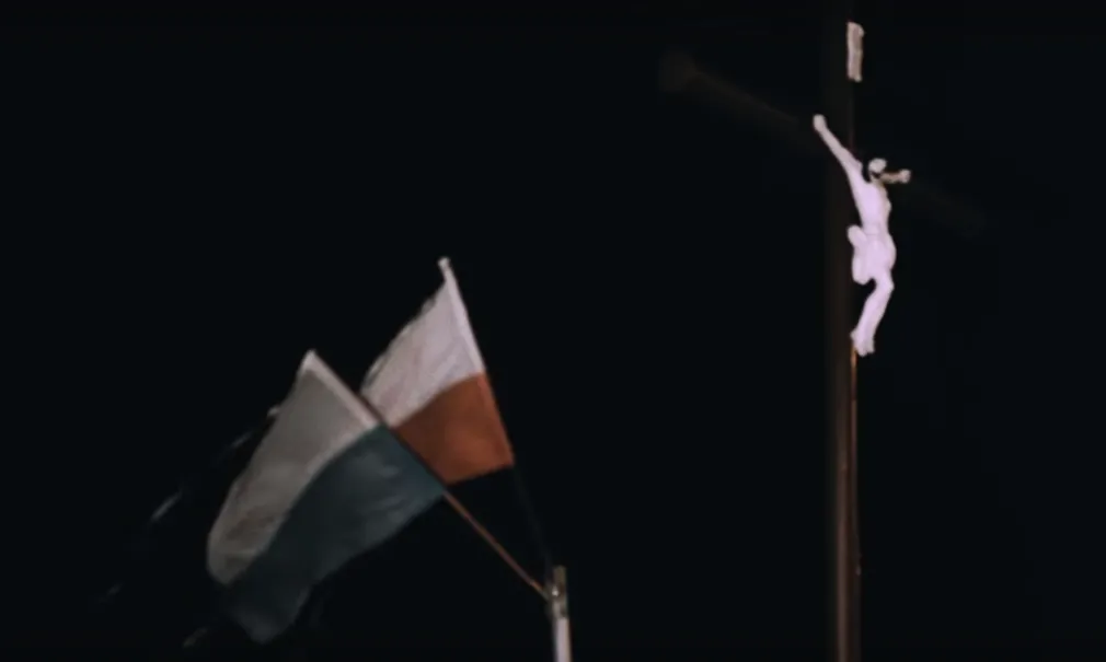 Kadr z teledysku Organka "Mississippi w ogniu"