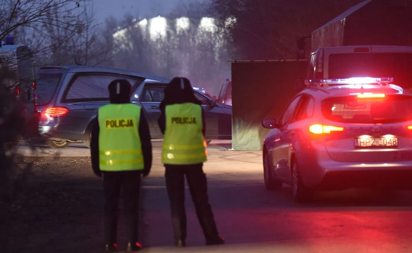  Karawan opuszcza cmentarz parafialny warszawskiej parafii pw. św. Zofii Barat i udaje się do Zakładu Medycyny Sądowej przy ul. Oczki