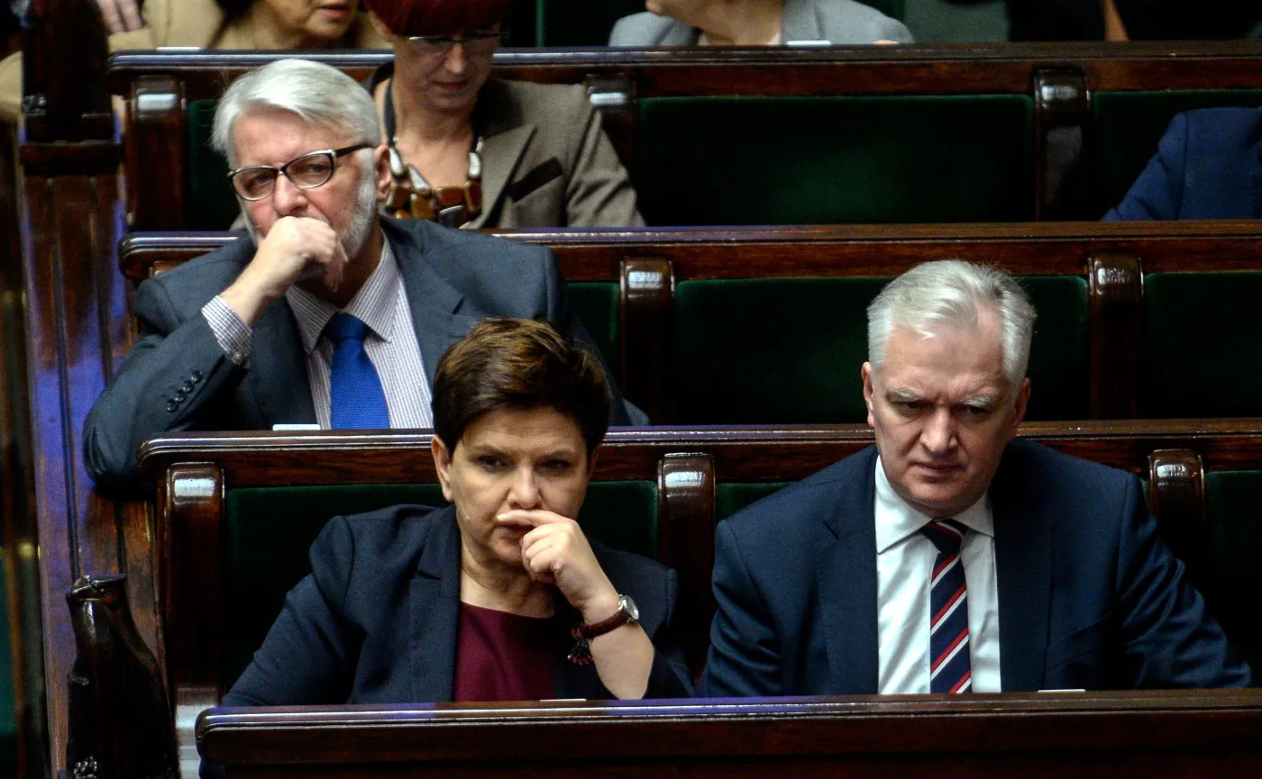 Premier Beata Szydło i jej ministrowie w ławach rządowych w Sejmie
