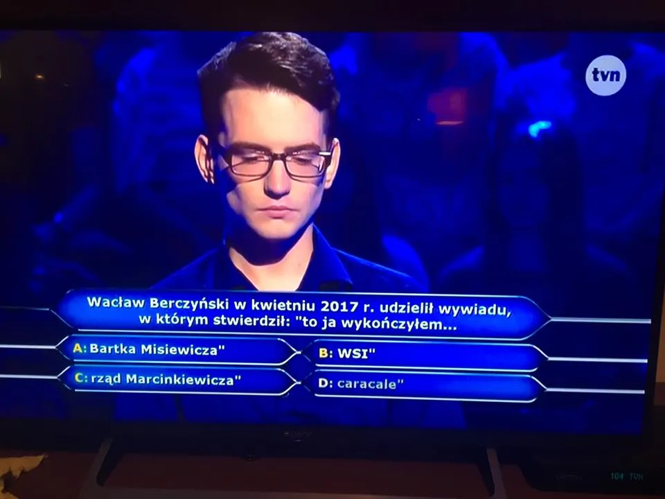 Co lub kogo wykończył Wacław Berczyński? Pytanie o wywiad DGP w... "Milionerach"!