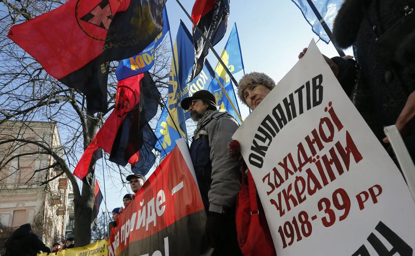Protest w Kijowie przeciwko ustawie o IPN