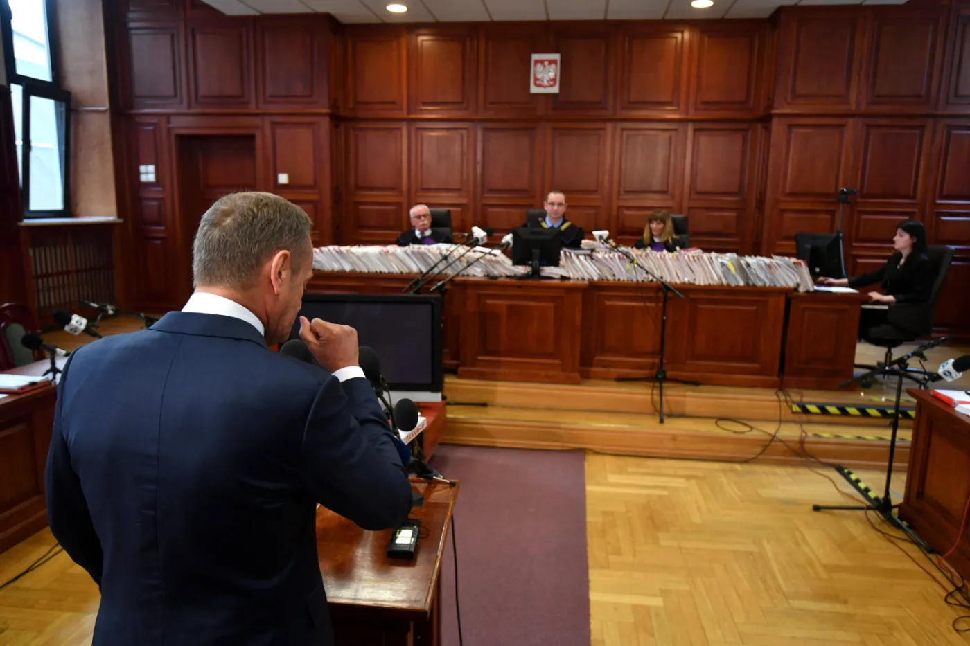  Były premier, obecnie przewodniczący Rady Europejskiej Donald Tusk zeznaje