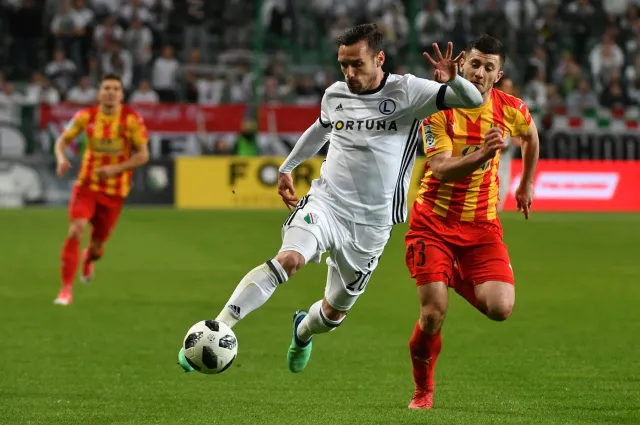 Legia w drugiej połowie pokazała moc. Mistrzowie Polski liderem Ekstraklasy