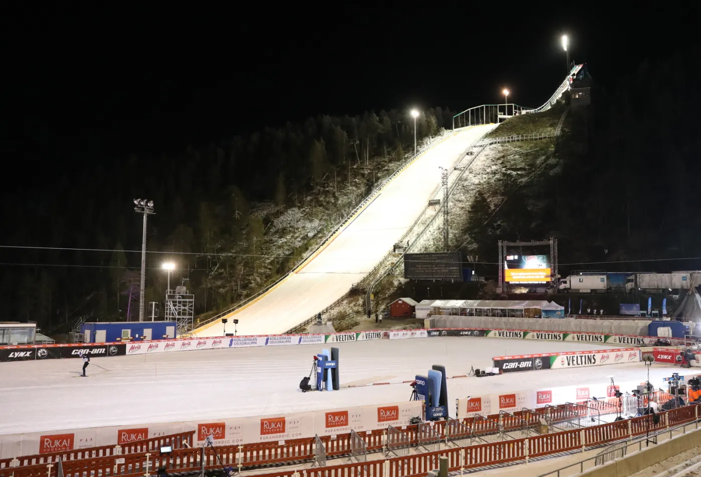 PŚ w skokach: Kwalifikacje w Kuusamo przełożone z powodu zbyt silnego wiatru