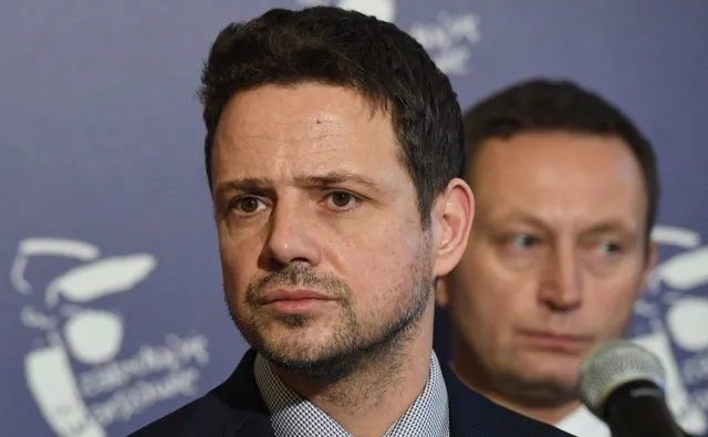 Karta LGBT plus już budzi emocje. Radny PiS: Niech Trzaskowski lepiej weźmie w opiekę pokrzywdzonych lokatorów