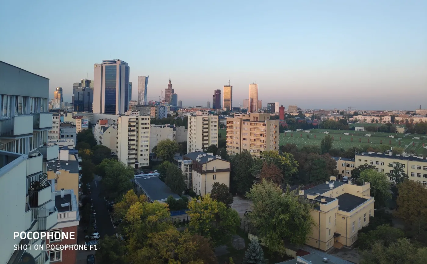 11551194-zdjecie-zrobione-smartfonem-pocophone.jpg