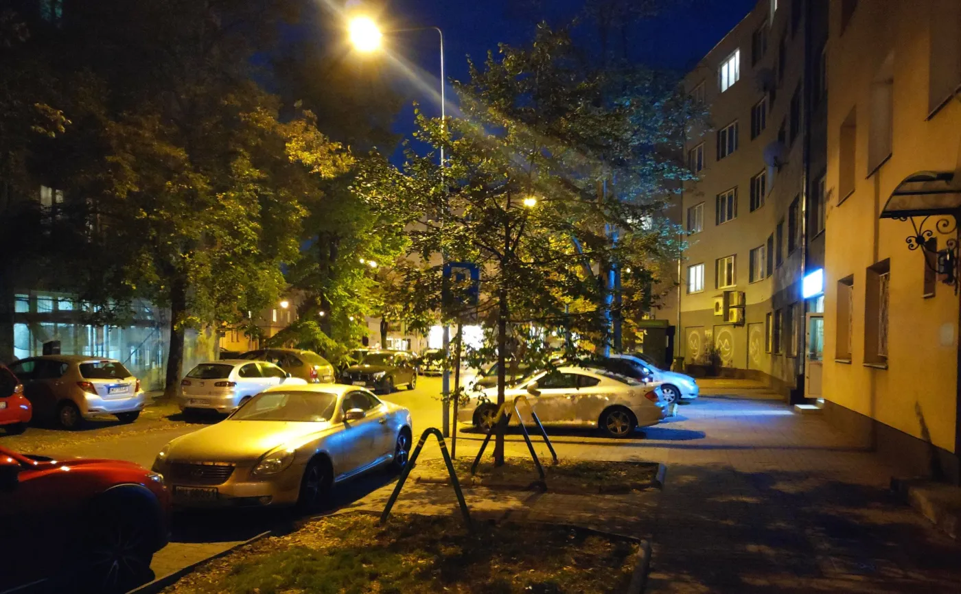 11551424-zdjecie-zrobione-smartfonem-pocophone.jpg