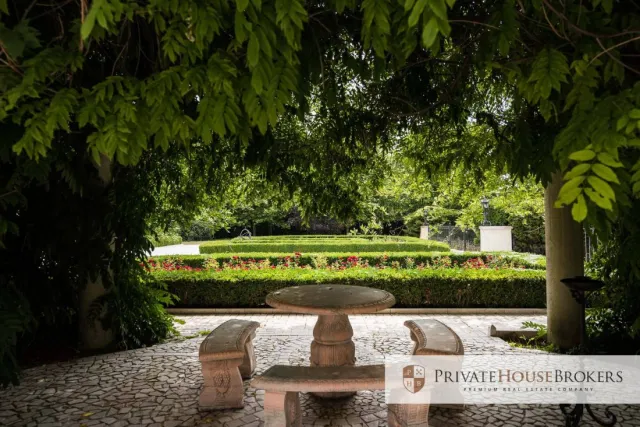 Najdroższy dom w historii Krakowa wystawiony na sprzedaż. Oto, jak wygląda [GALERIA]