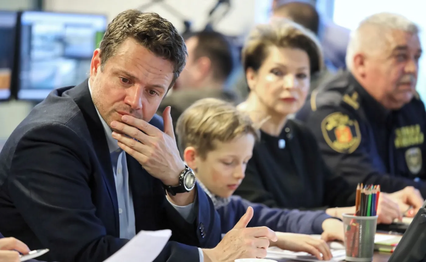 12249362-prezydent-warszawy-rafal-trzaskowski.jpg