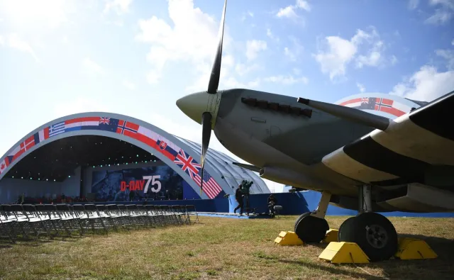 Morawiecki na obchodach 75. rocznicy lądowania w Normandii. Wśród gości Trump, Macron i Elżbieta II [ZDJĘCIA]