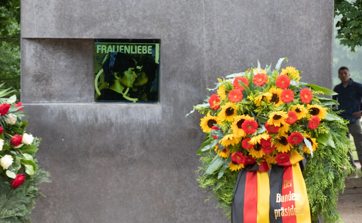 Pomnik homoseksualnych ofiar nazizmu w parku Tiergarten w Berlinie