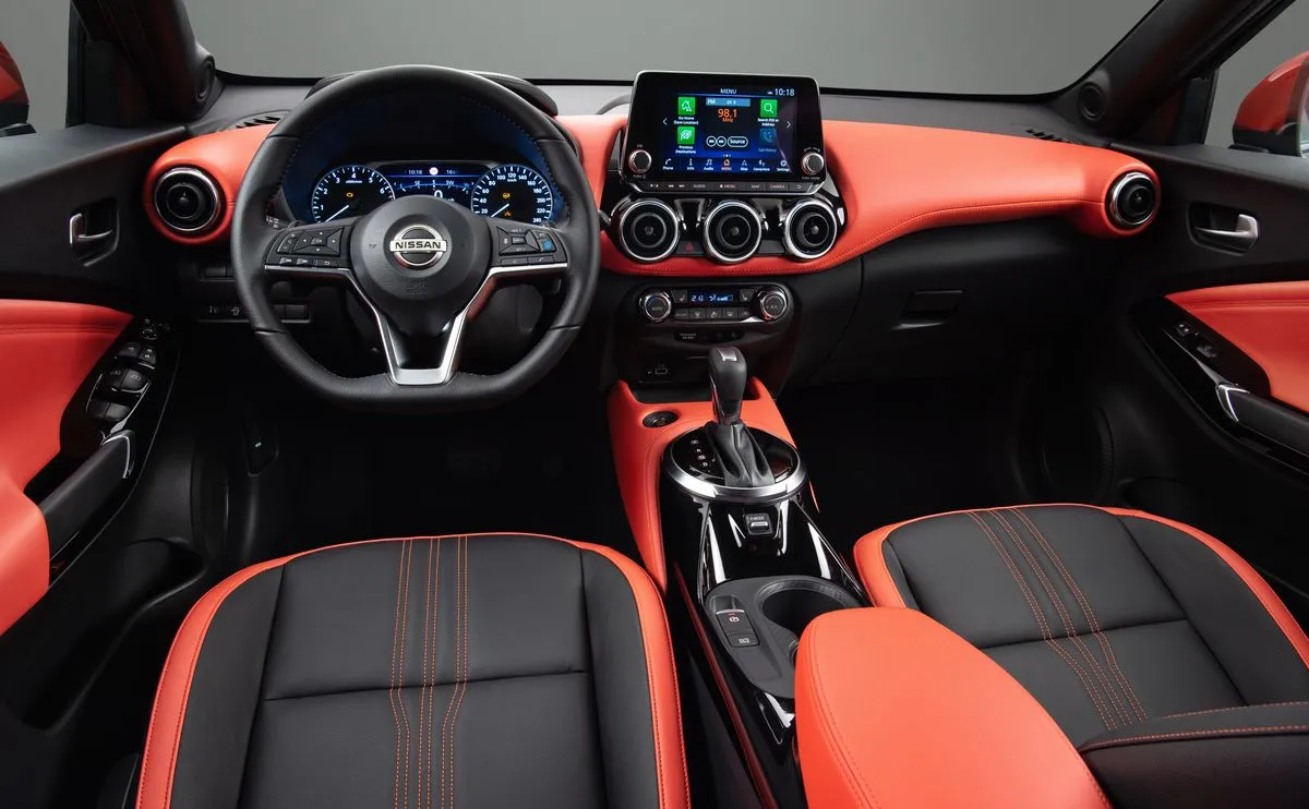 12570837-new-nissan-juke-unveil-black-static.jpg