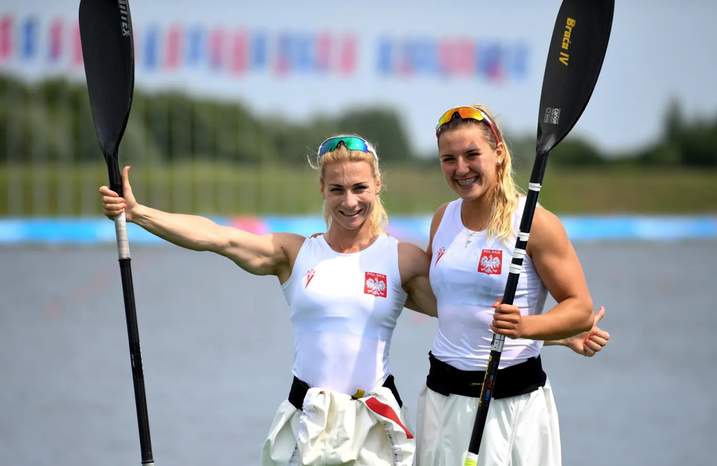 Karolina Naja (L) i Helena Wiśniewska (P)