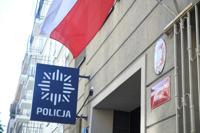 Gawkowski odpowiada policji ws. wyciągania ludzi z tłumu i bicia: Mamy wiele takich filmików