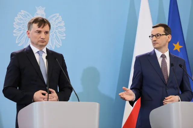 Konflikt Morawiecki - Ziobro wchodzi w nową fazę. Polowanie z nagonką [OPINIA]