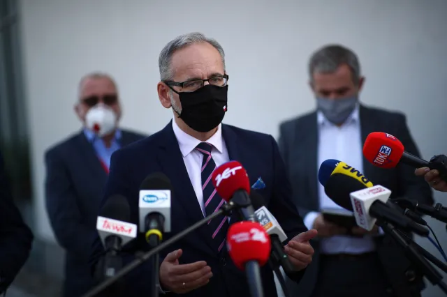 Minister zdrowia apeluje: Liczba zakażeń będzie rosła. Nośmy maseczki, zachowujmy dystans