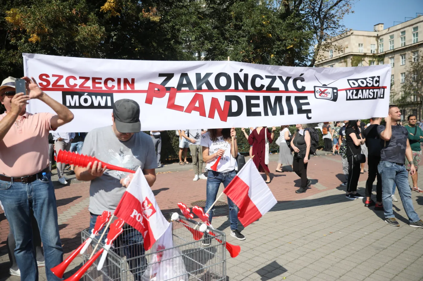4607591-uczestnicy-marszu-pod-haslem-zakonczyc.jpg