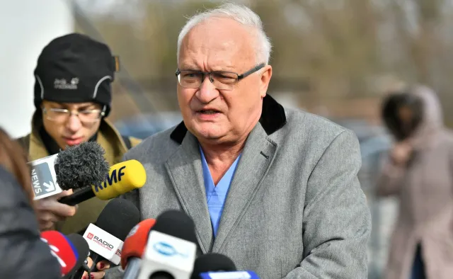 Prof. Simon o rekordzie zakażeń: Ludzie się awanturują, bo uważają, że epidemii nie ma