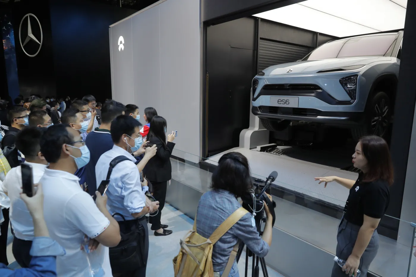 BMW pokazało dwie nowe szkarady. A Chińczycy mają szybki sposób na wydłużenie zasięgu