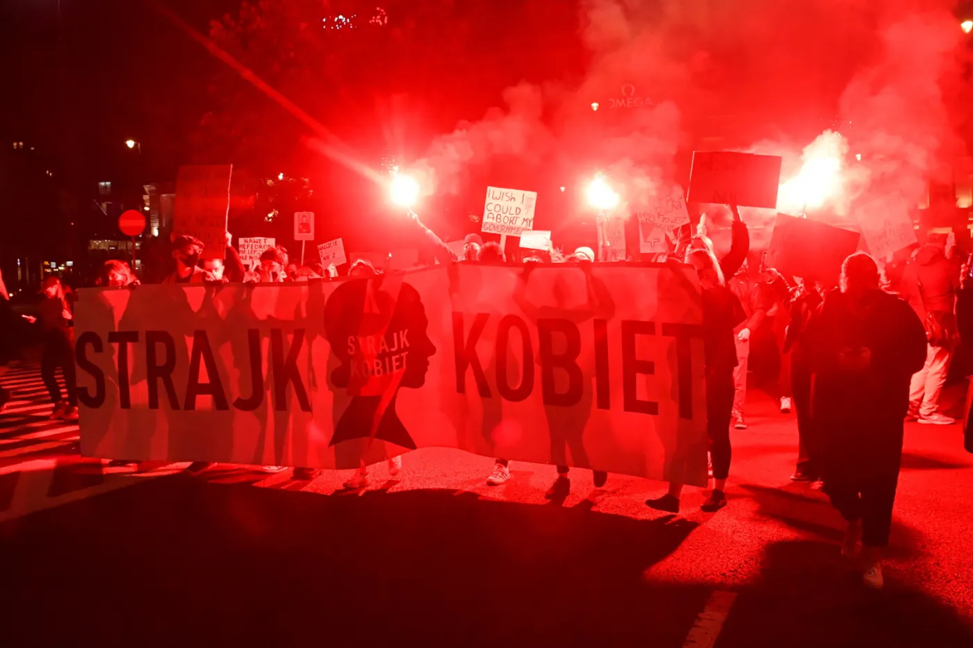 Polska zablokowana. Stanął prawie cały kraj. Protestujący dotarli pod TK [WIDEO I ZDJĘCIA]