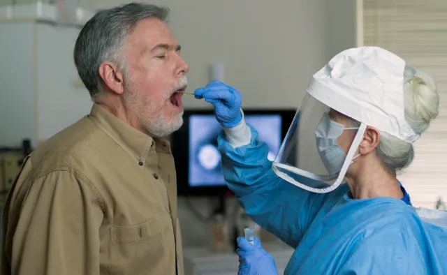 Testy antygenowe będą wykorzystywane do stwierdzania koronawirusa obok testów PCR