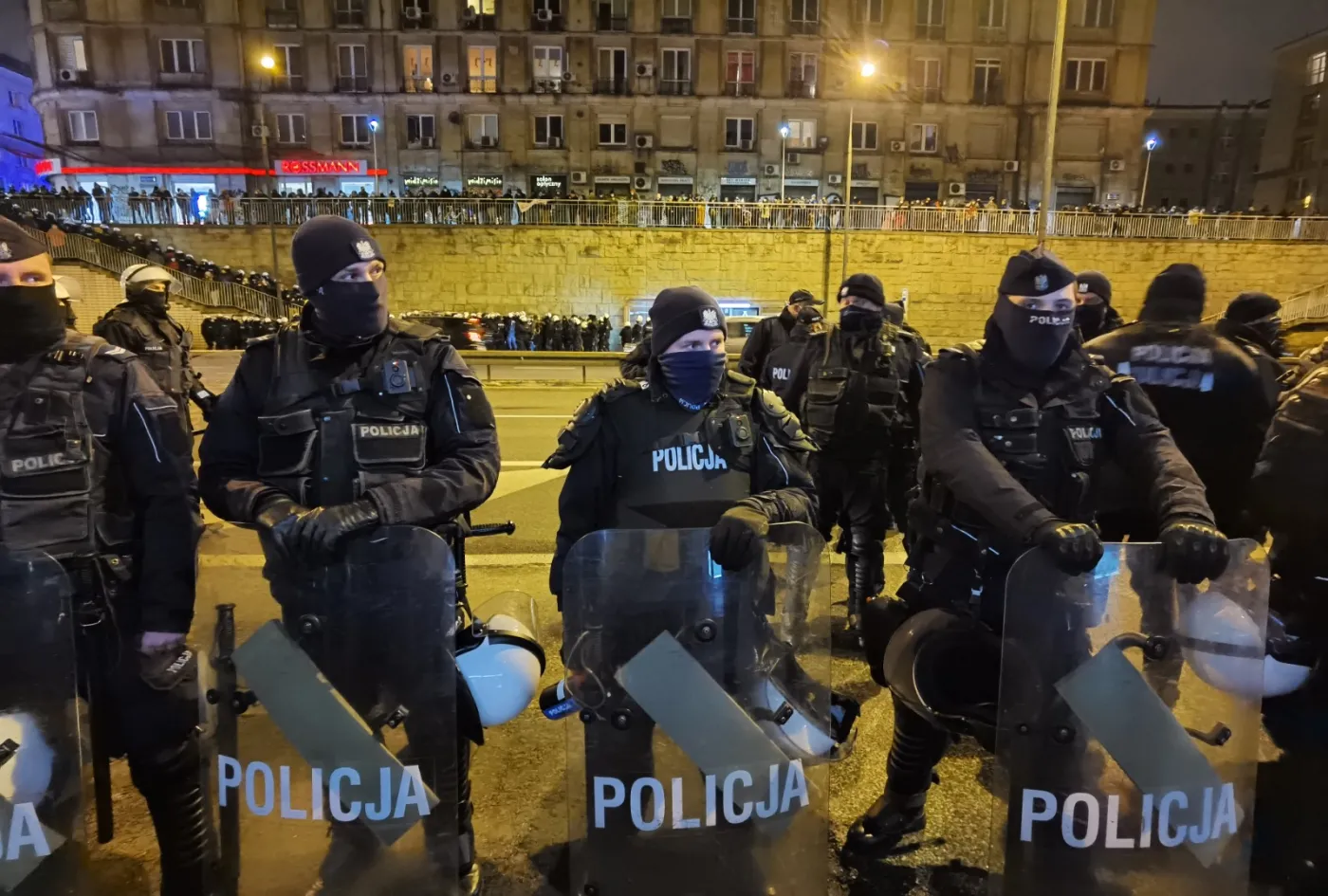 130 polityków i działaczy apeluje do policji, by nie represjonowała uczestników demonstracji