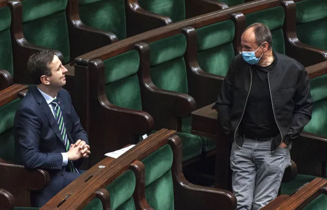 Kukiz o szczepieniach lekarzy-polityków: Skoro tak, to w kitle i do roboty!