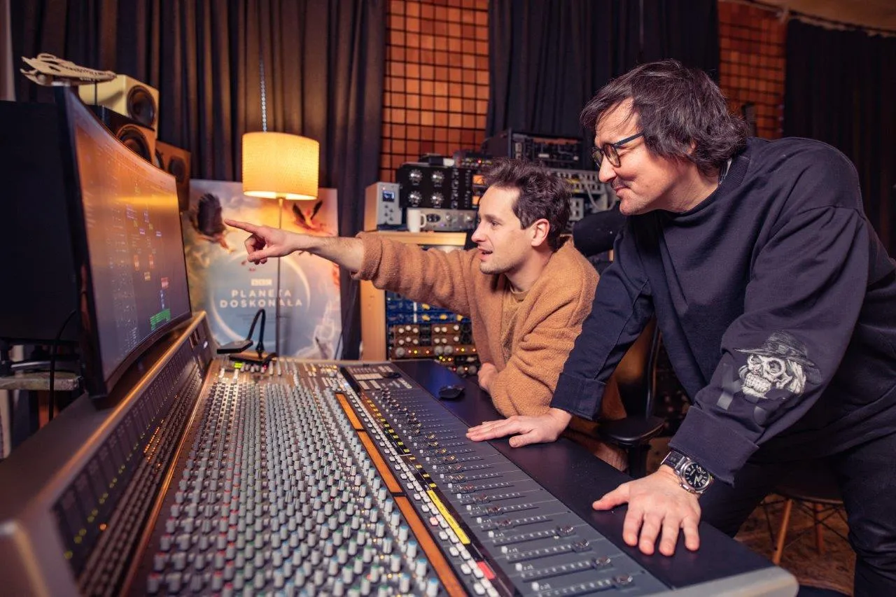 "Kolorowy wiatr" - nagranie z "Pocahontas" w wykonaniu Zalewskiego i Smolika