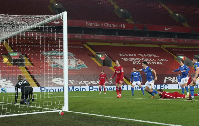 Sensacyjna porażka Liverpoolu z zespołem Modera i Karbownika