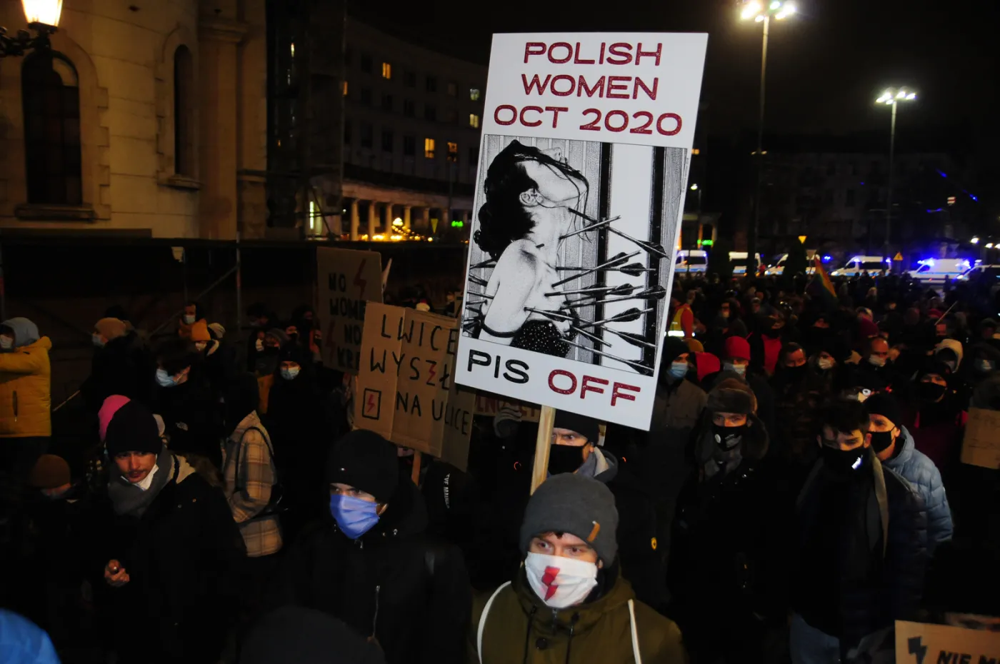 Dyrektorka szkoły na dywaniku w kuratorium. W tle Strajk Kobiet