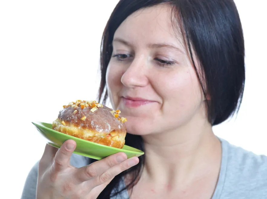 Tłustoczwartkowe szaleństwo: O TYM warto pamiętać, sięgając po kolejnego pączka!