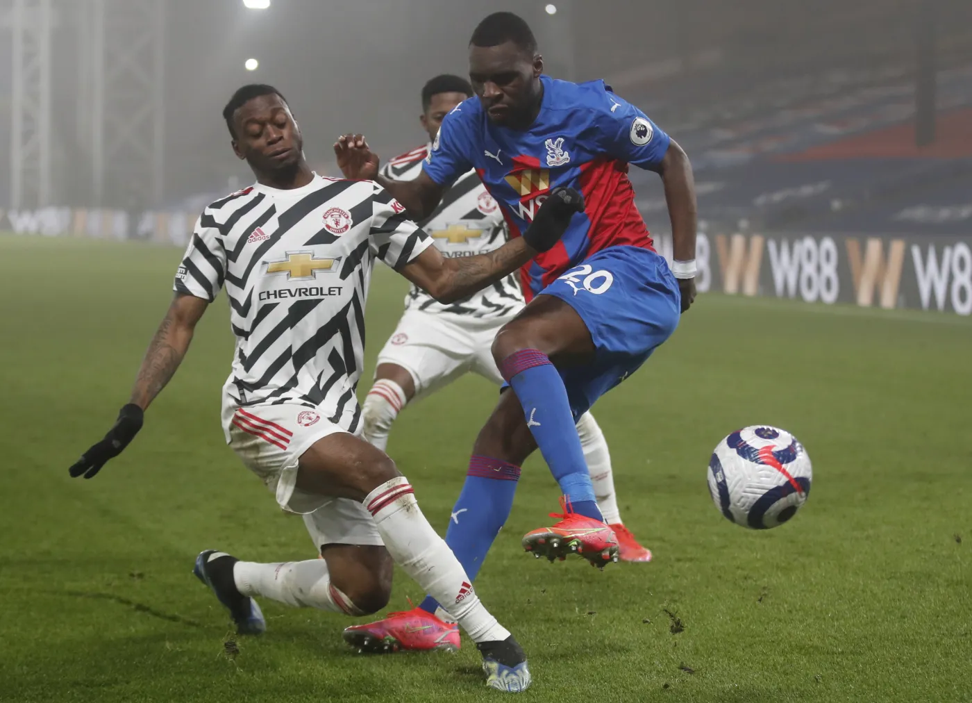 Manchester United zgubił punkty w Londynie. Strata do lidera coraz większa