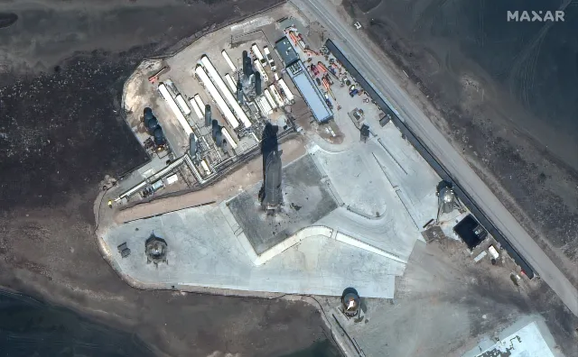 Wybuch po udanym lądowaniu. Eksplozja prototypowej rakiety Starship [WIDEO]