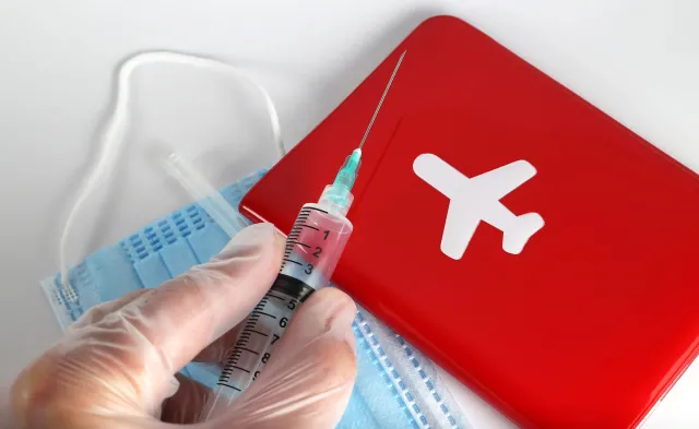 Turystyka szczepionkowa. Przodują Zjednoczone Emiraty Arabskie i Serbia