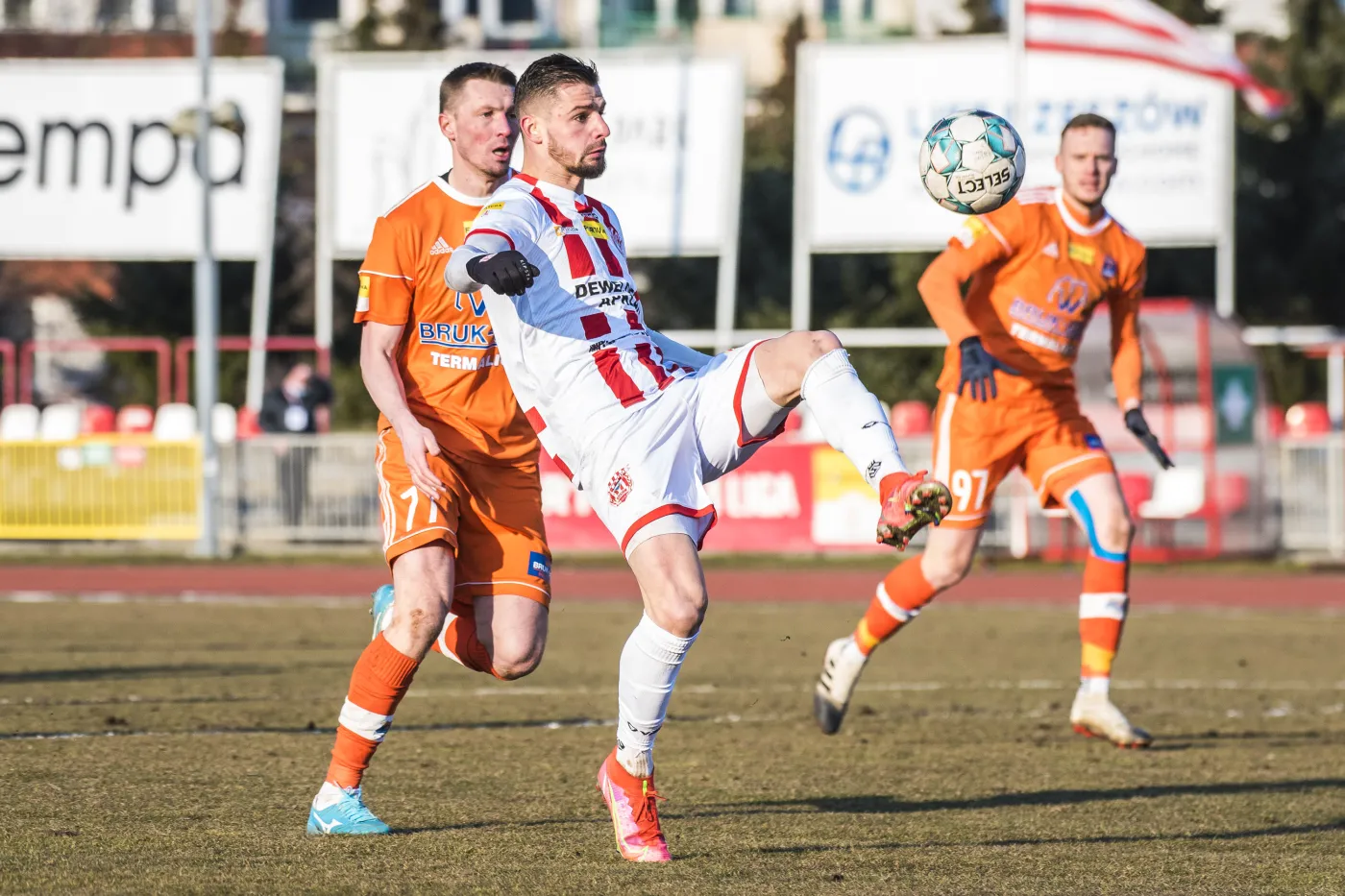 Sensacja goni sensację na stadionach 1. ligi piłkarskiej