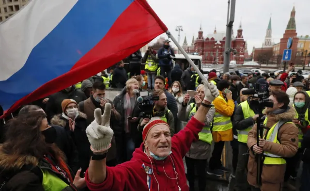 Tysiące ludzi protestowało w obronie Nawalnego. Policja użyła paralizatorów