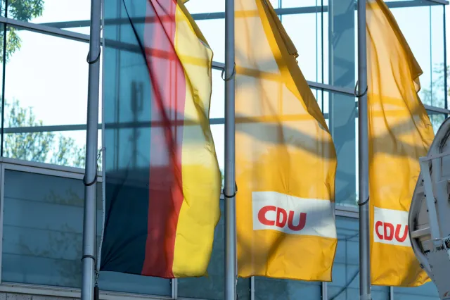 Szykuje się wyborczy thriller w Niemczech. Chadecy mocno finiszują [SONDAŻ]