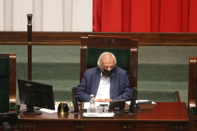 "Podła zdrada", "ruski ład"... Burza w sieci po słowach Terleckiego o polexicie