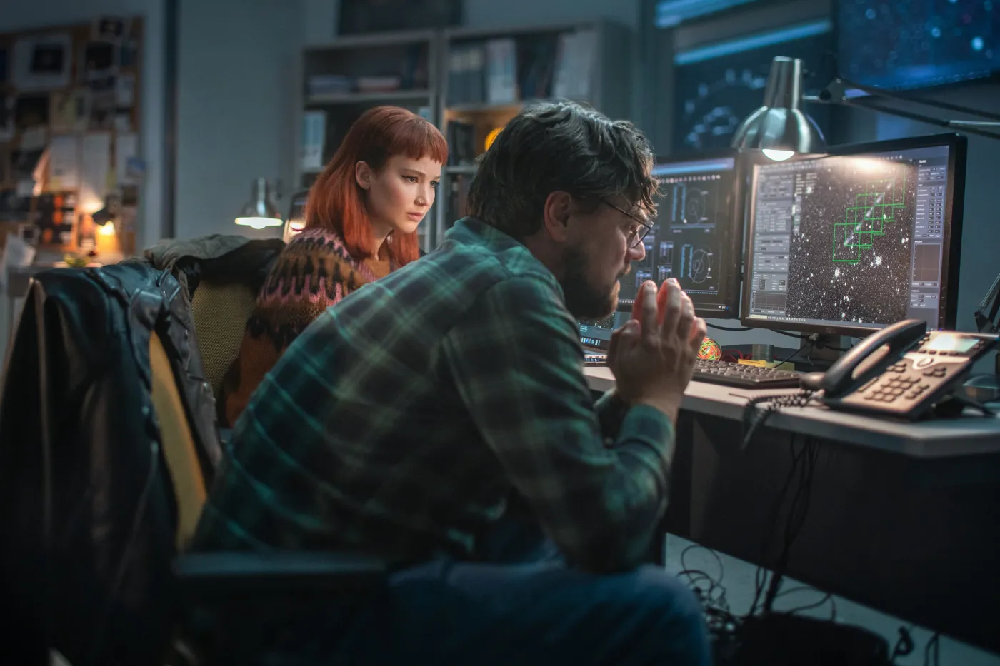 Jennifer Lawrence i Leonardo DiCaprio w filmie Netflixa "Nie patrz w górę”