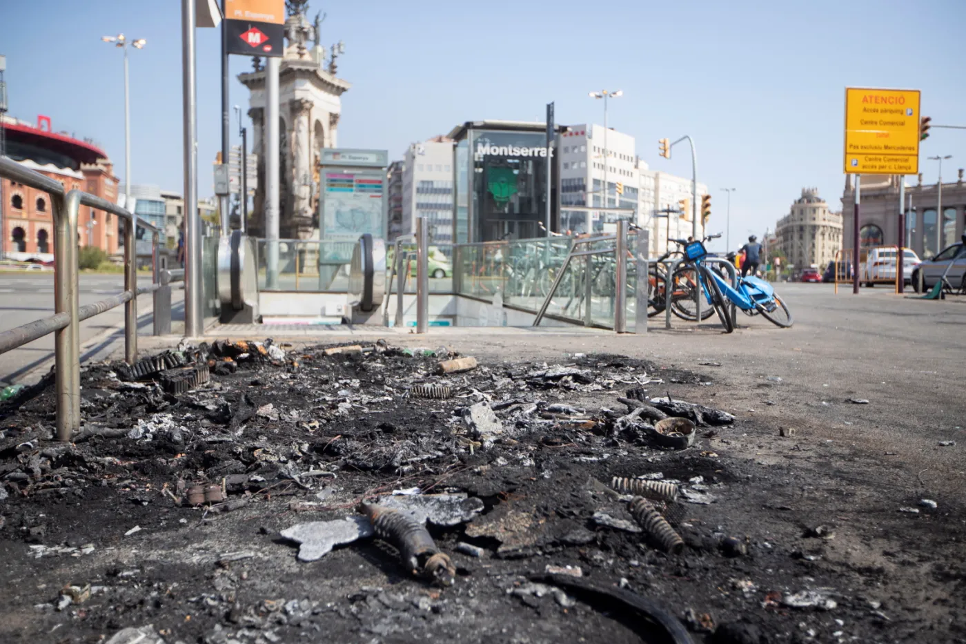 Zamieszki w Barcelonie. Prawie 50 osób rannych
