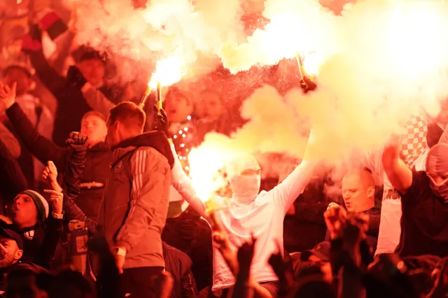Legia musi się wstydzić nie tylko za piłkarzy. Awantury kibiców w Leicester