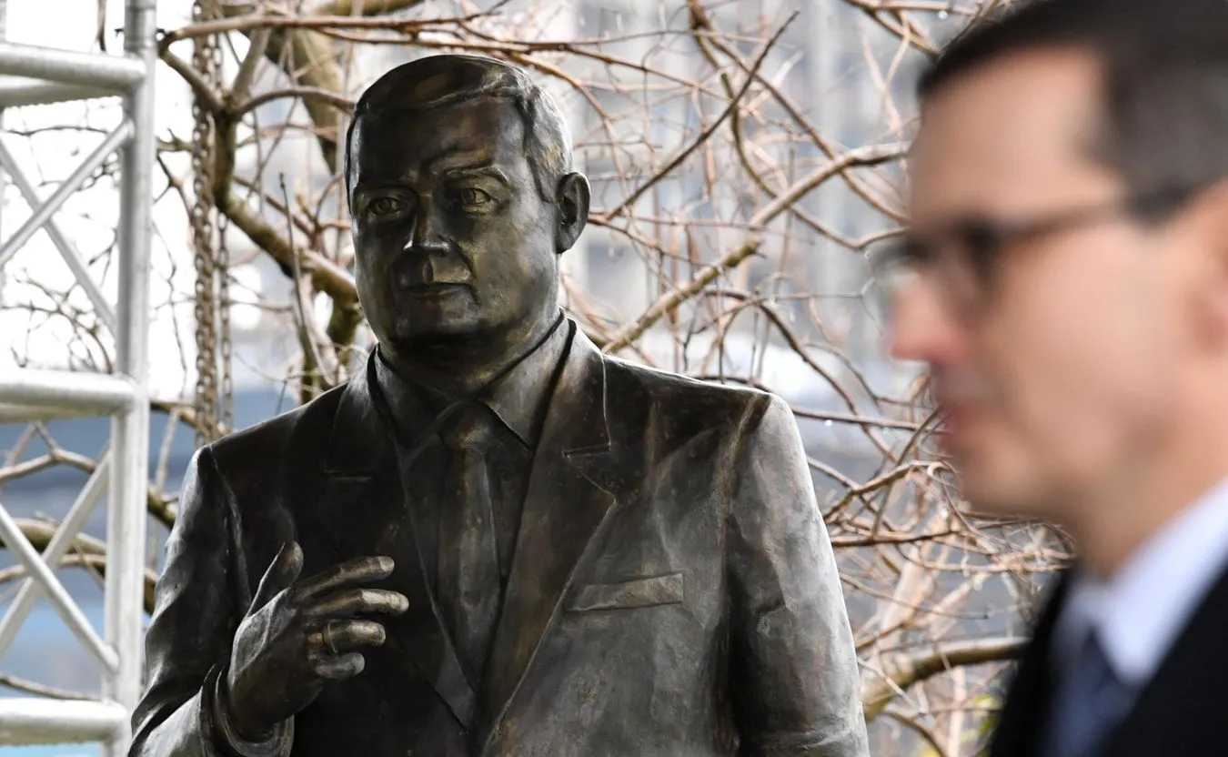 pomnik prezydenta Lecha Kaczyńskiego