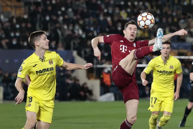 Lewandowski pożegna się z Ligą Mistrzów? Bayern ma szczęście, że przegrał tylko 0:1 [WIDEO]