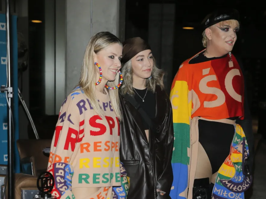 Ubrana w... przesłanie: Marta Wiśniewska zawojowała strojem galę otwarcia Festiwalu LGBT Film. FOTO