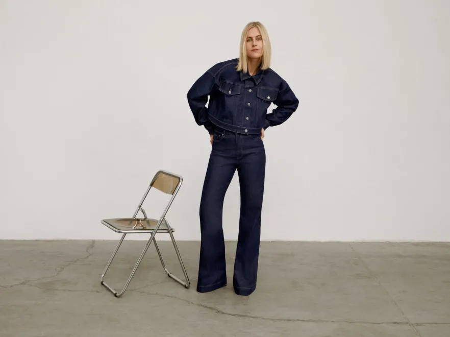 Znana polska marka odzieżowa z przytupem powraca na rynek - promuje ją ikona modowego minimalizmu